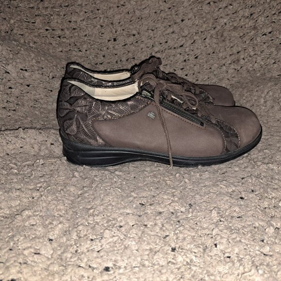 FINN COMFORT-Bexley-Brown Nubuck-Leaf Pattern/Zip Accents-Sz 6.5UK/9US-Excellent - Picture 5 of 8